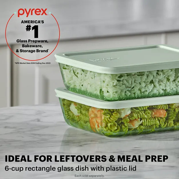 Pyrex® Simply Store® Tinted 6-cup Rectangle Storage with Green Plastic Lid - Image 2