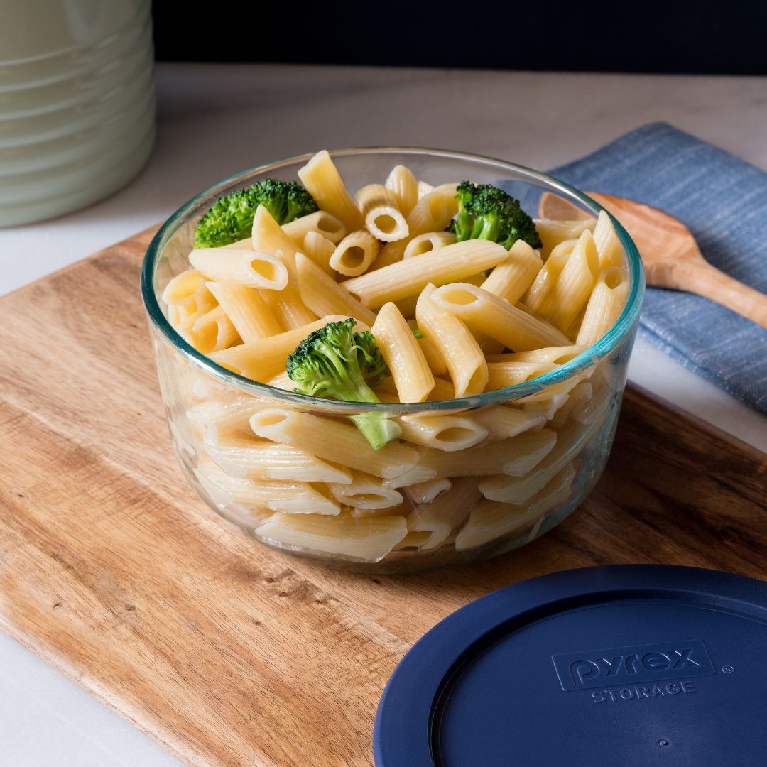 Pyrex® Simply Store® 7-cup Glass Food Storage Container with Blue Lid - Image 2