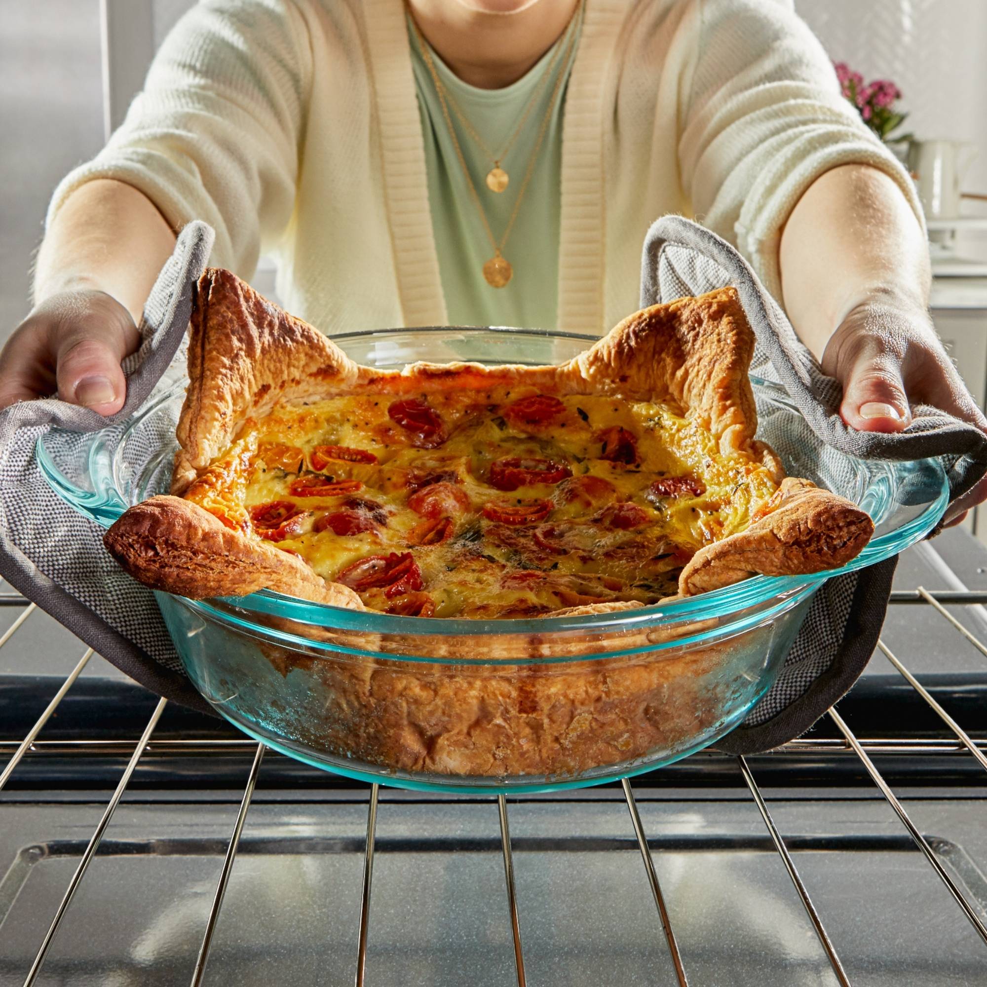 Pyrex® Deep 9.5" Round Baking Dish - Pie Plate - Image 3